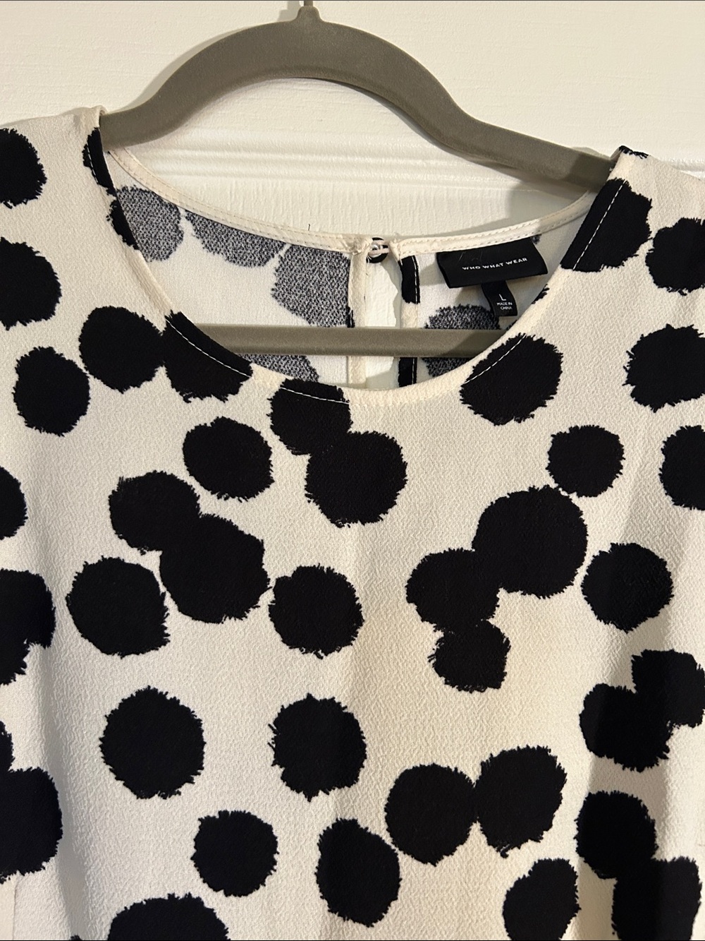 Who What Wear Black & White Polka Dot Sleeveless Midi Dress - Picture 4 of 5